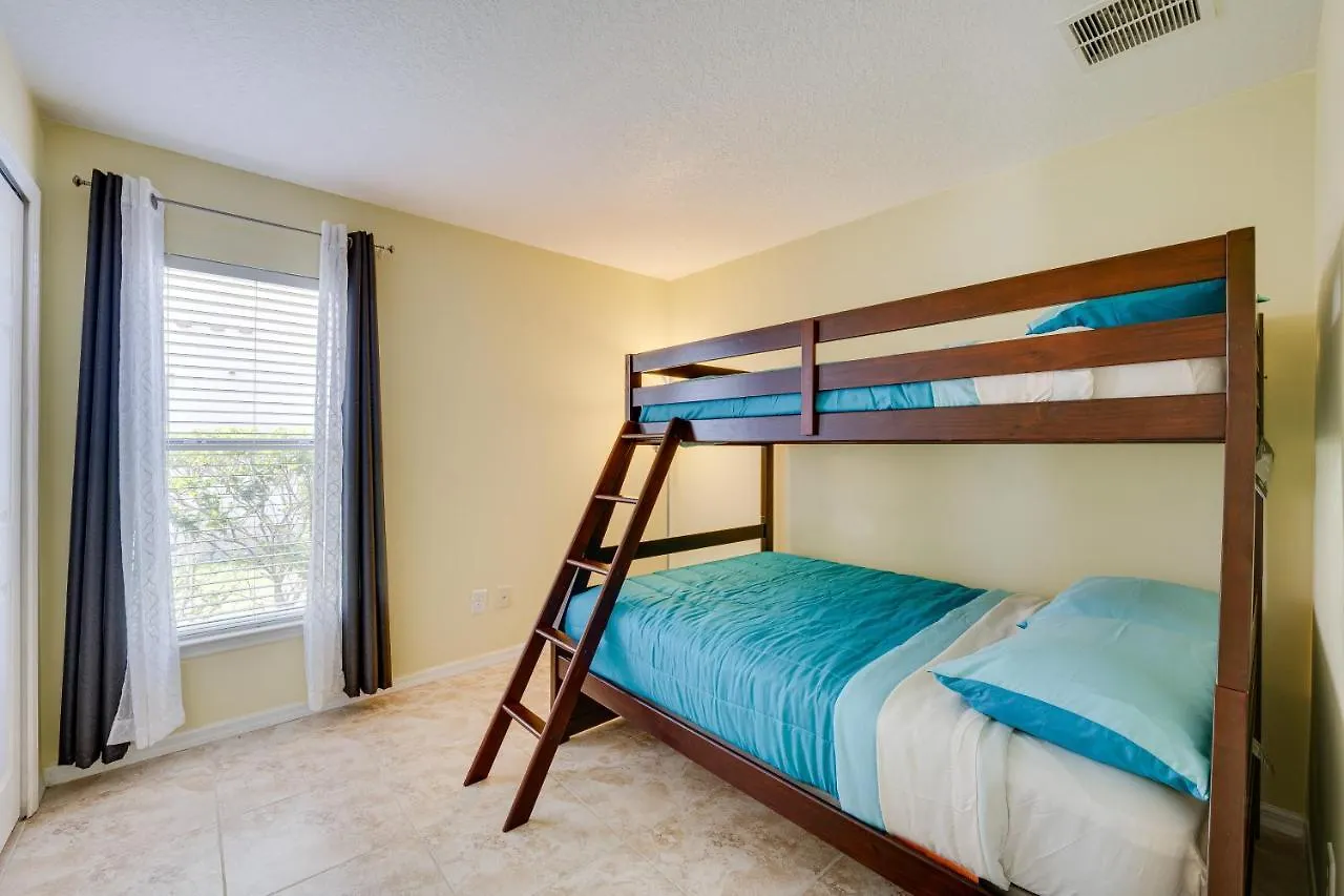 Bright Florida Escape With Pool, Near Disney World! Davenport Ferienhaus